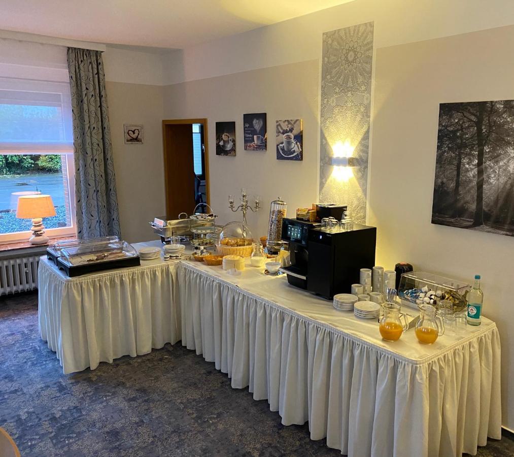 Gaestehaus Am Kurpark Hotel Garni Horn-Bad Meinberg Esterno foto
