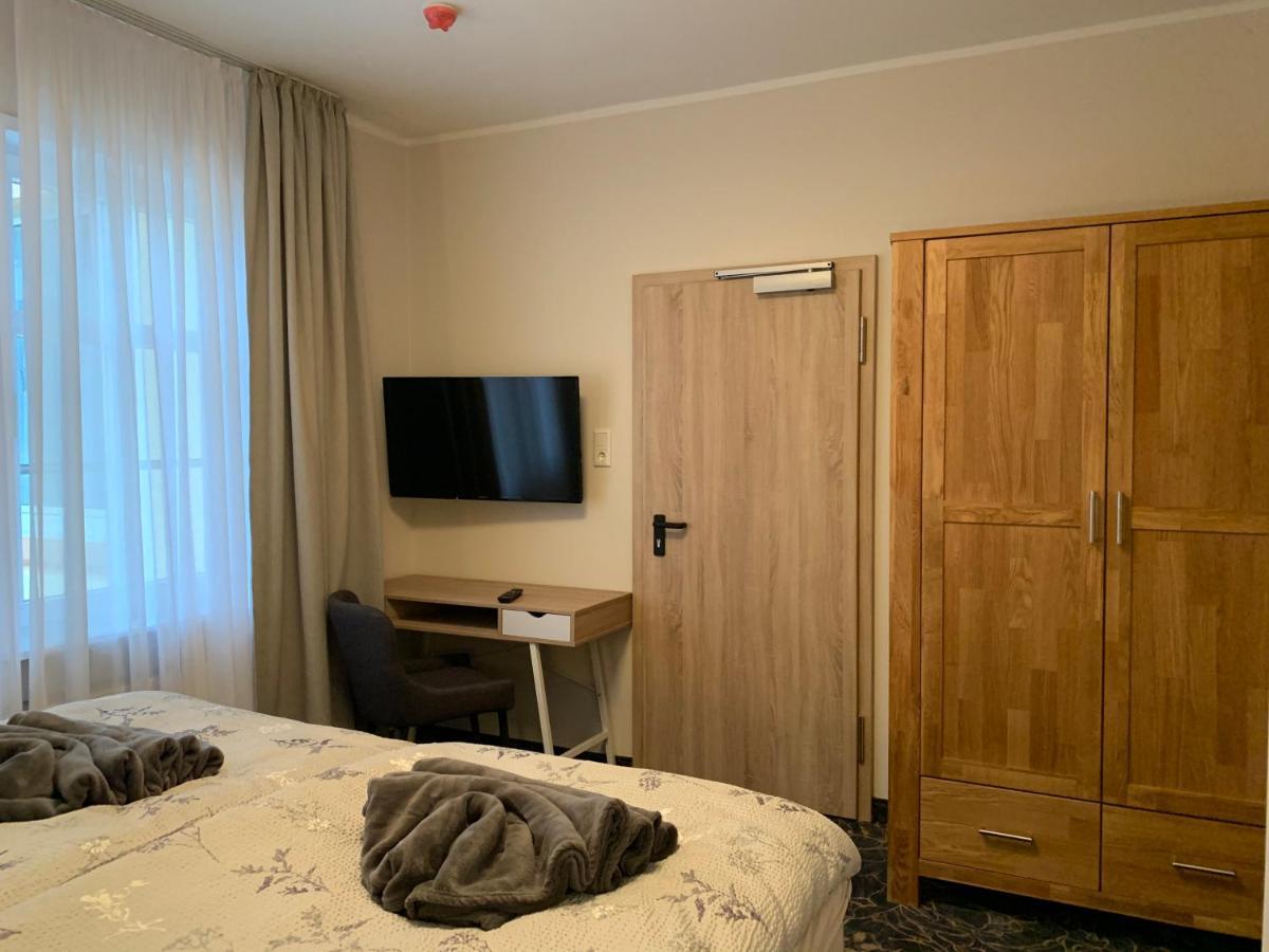 Gaestehaus Am Kurpark Hotel Garni Horn-Bad Meinberg Esterno foto